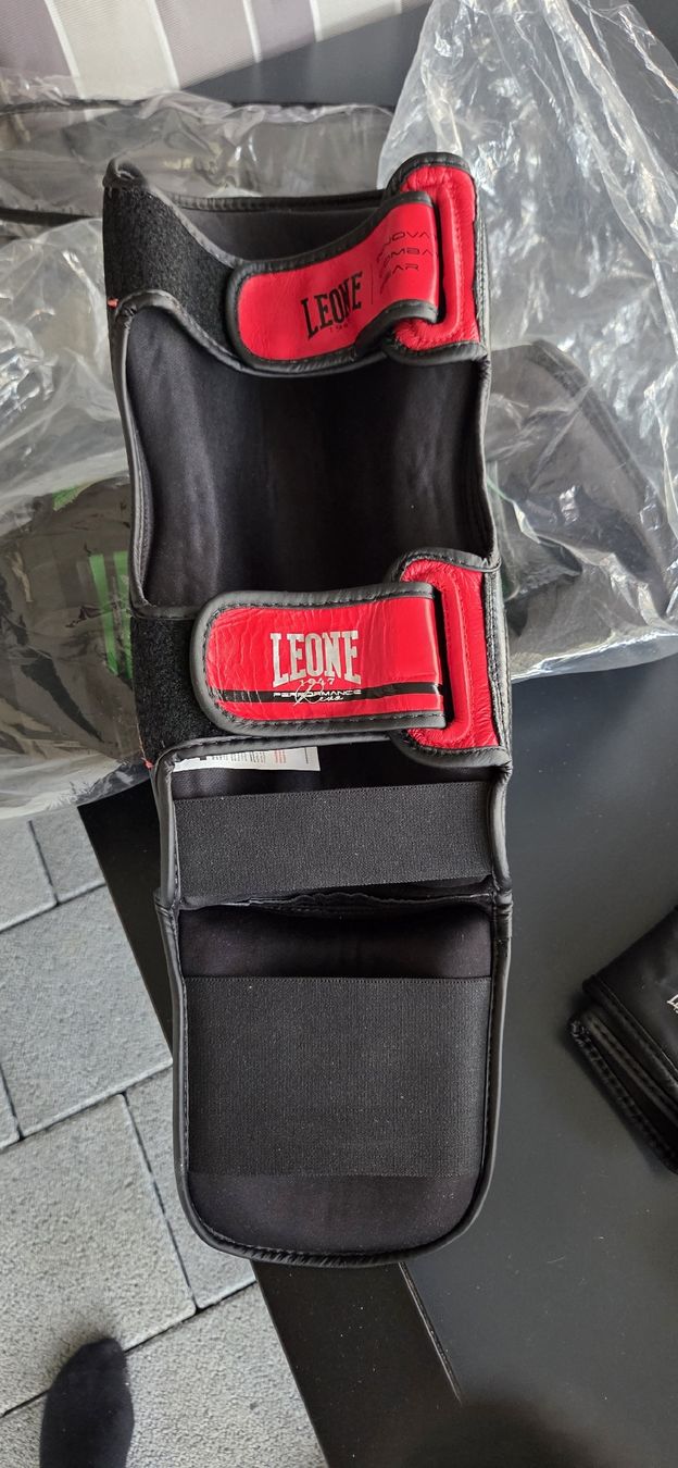 Protezioni & Imbottiture: Leone 1947 Kickbox Schienbein Schoner – Nuovo (secondo la descrizione) da Bremgarten AG venduto da CDaniele94 3