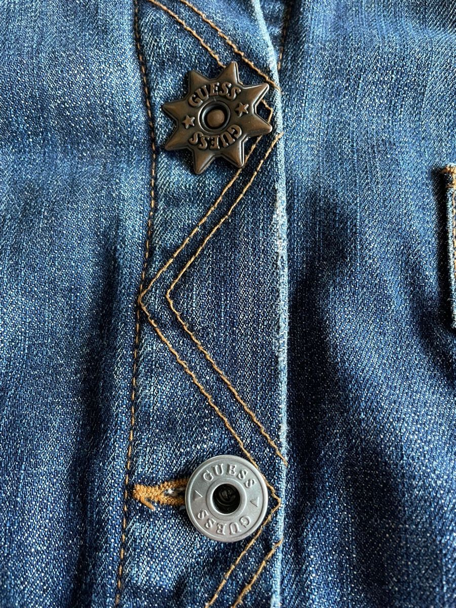Guess Giacche: Guess Damen Jeansjacke Gr. 40/42 – Usato da Untersteckholz venduto da ger_92lp 7