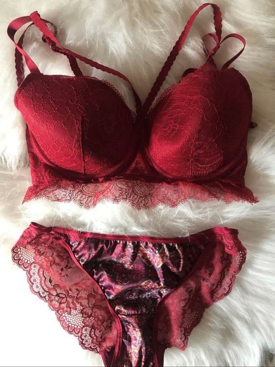 Ensemble Lingerie String Rouge 80C/38 - Marque Lovely - Style Balconnet - Neuf Avec étiquettes