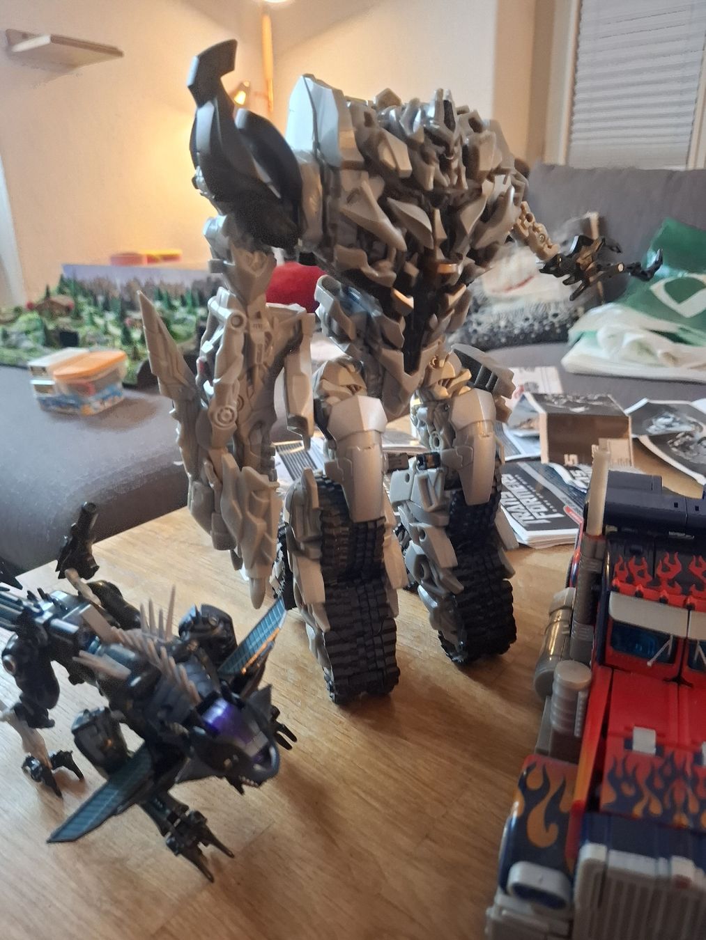 Hasbro Giocattoli: 9 Transformers von Hasbro – Usato da Tann venduto da Dish 3