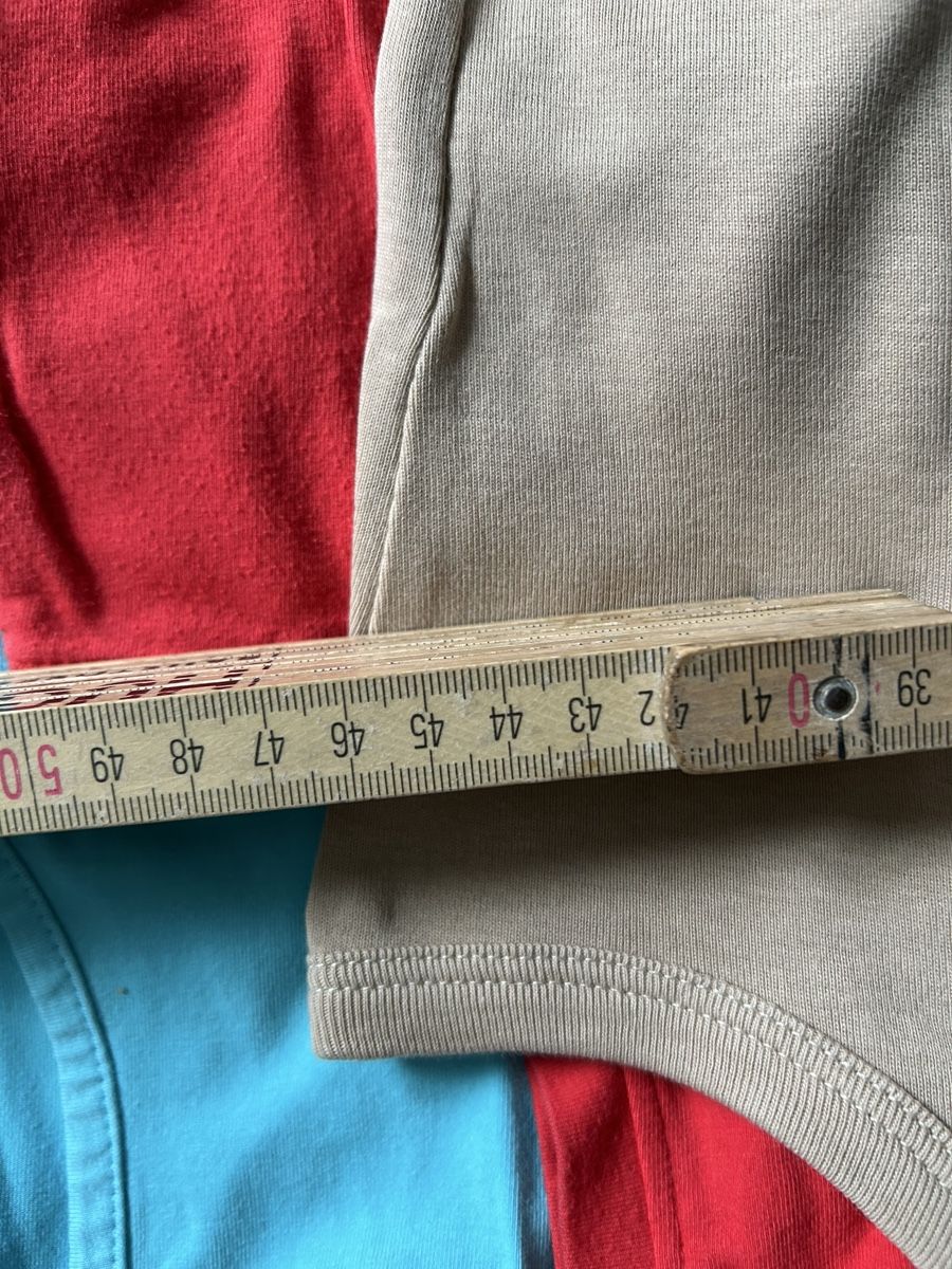 Lotti di vestiti: 5 Träger Shirt – Usato da Rüti ZH venduto da Masken 2