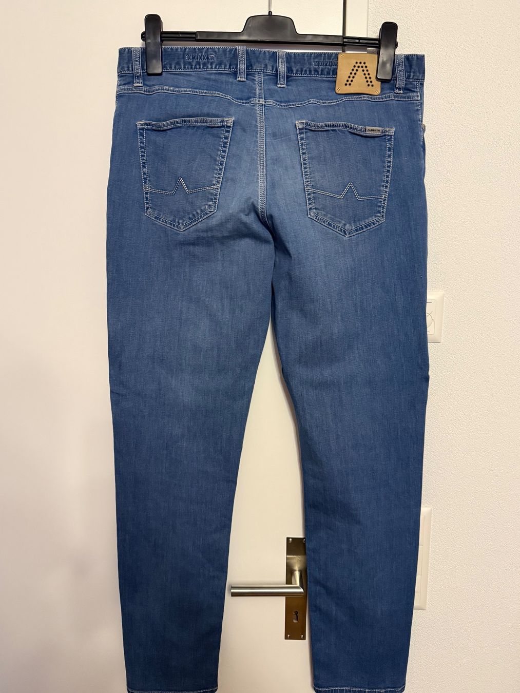 Jeans: Alberto Jeans - Regular Slim Fit - W38 L34 hellblau ! – Usato da Chur venduto da Hermes421 1