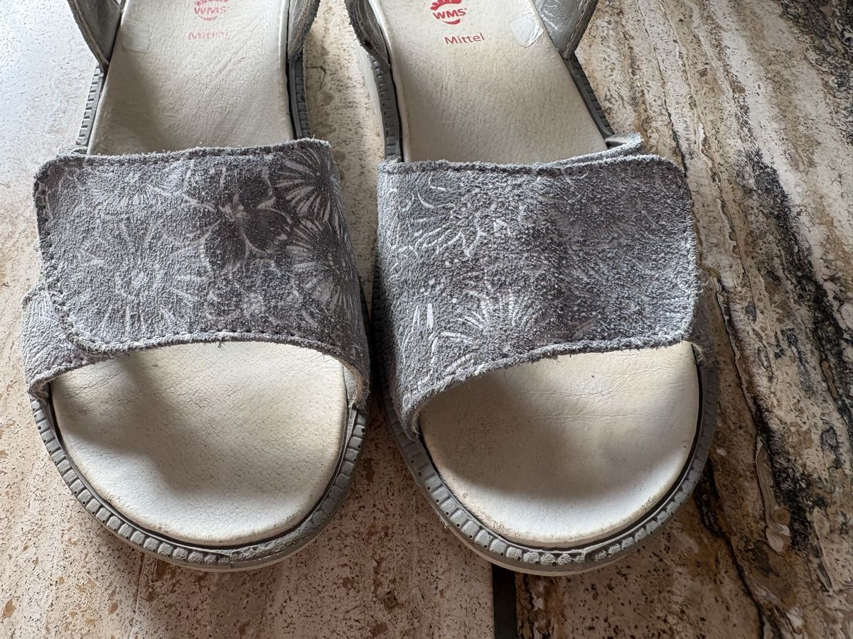 Elefanten Schuhe für Mädchen: Elefanten Sandalen Grösse 35 – Gebraucht aus Nürensdorf von Yellowstone09 1
