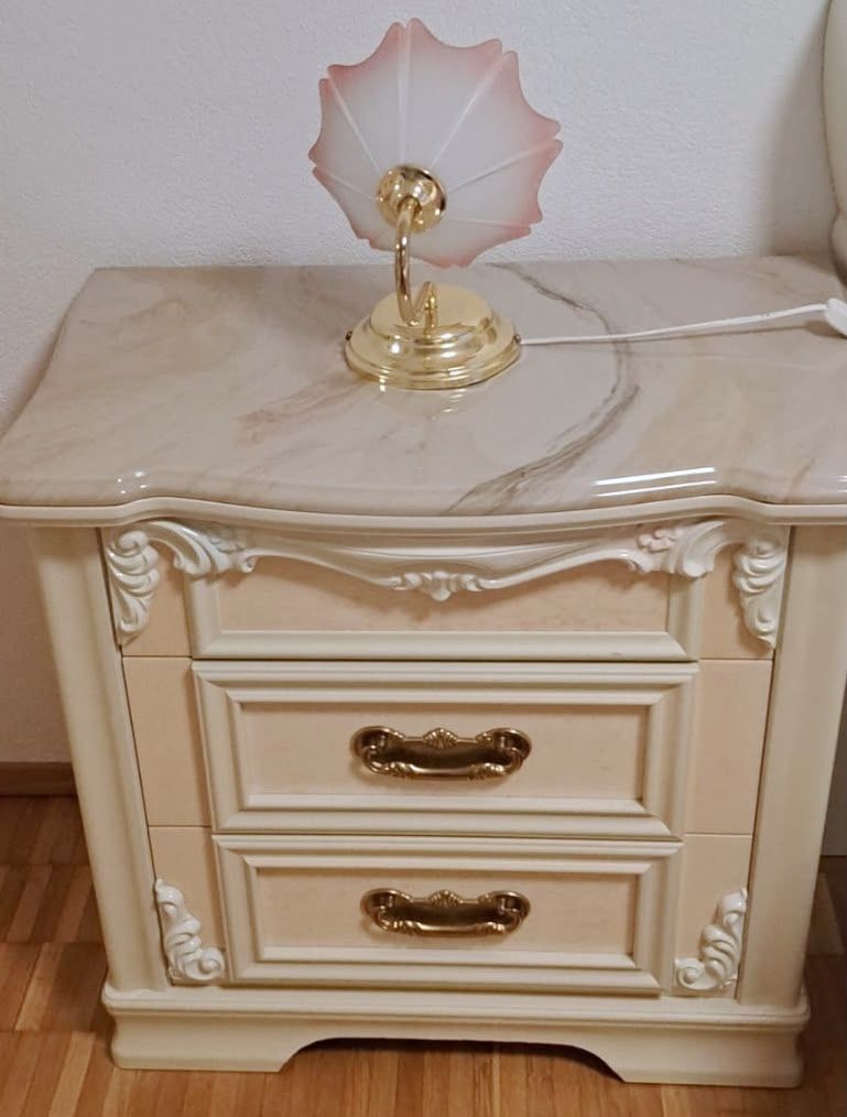 Armoires: Schlafzimmer Möbel – D'occasion à Birr par M2K2M 2