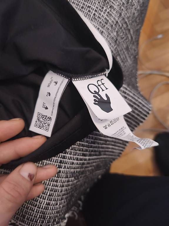 Jacken: Off White  – Gebraucht aus Frenkendorf von bor_b9cl