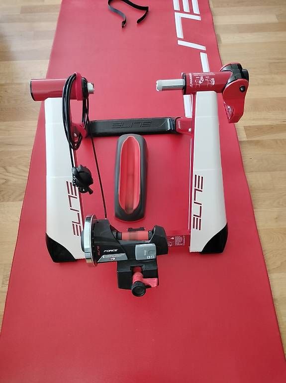Vélos d'appartement: Rollen-Trainer Elite mit Elite-Matte in rot – D'occasion à Muri AG par goodmood17