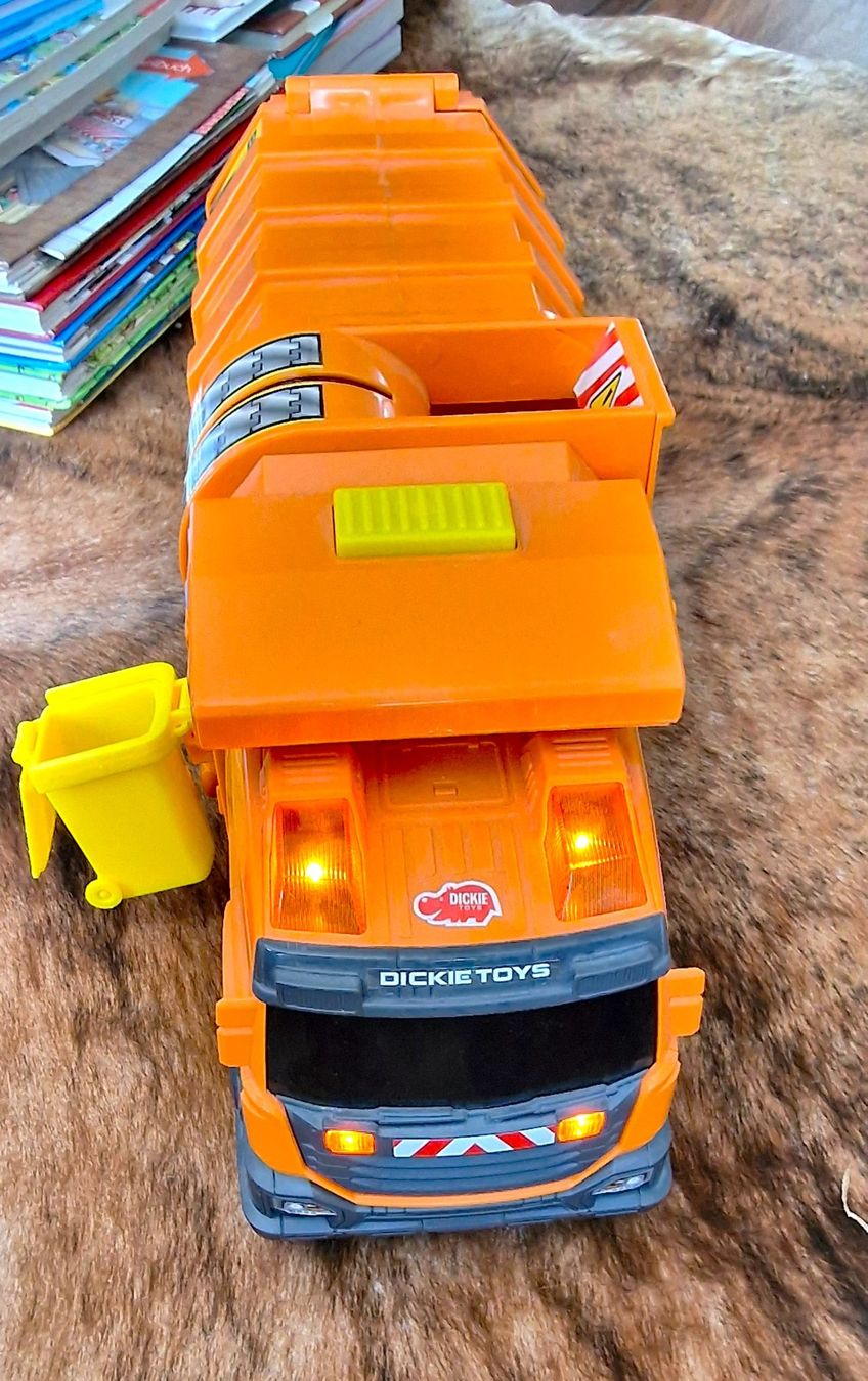 Spielzeuge: Spielzeug Recycle Auto & Hess Lastwagen – Gebraucht aus Hombrechtikon von MalgorzataJ 2