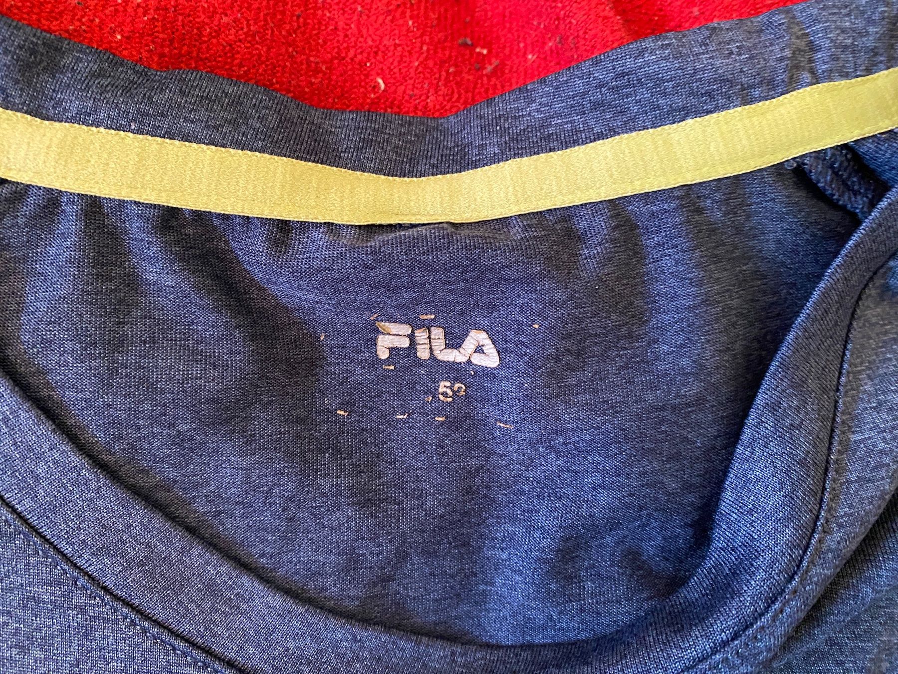 Fila Lotti di vestiti: Fila-Set, Hose und 2 T-Shirts L – Usato da Zürich venduto da Wim-Broccoli 5