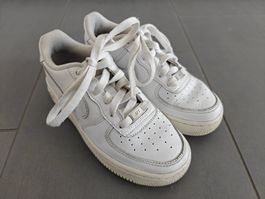 Nike Air Force 1 Triple White – Gr. 35.5