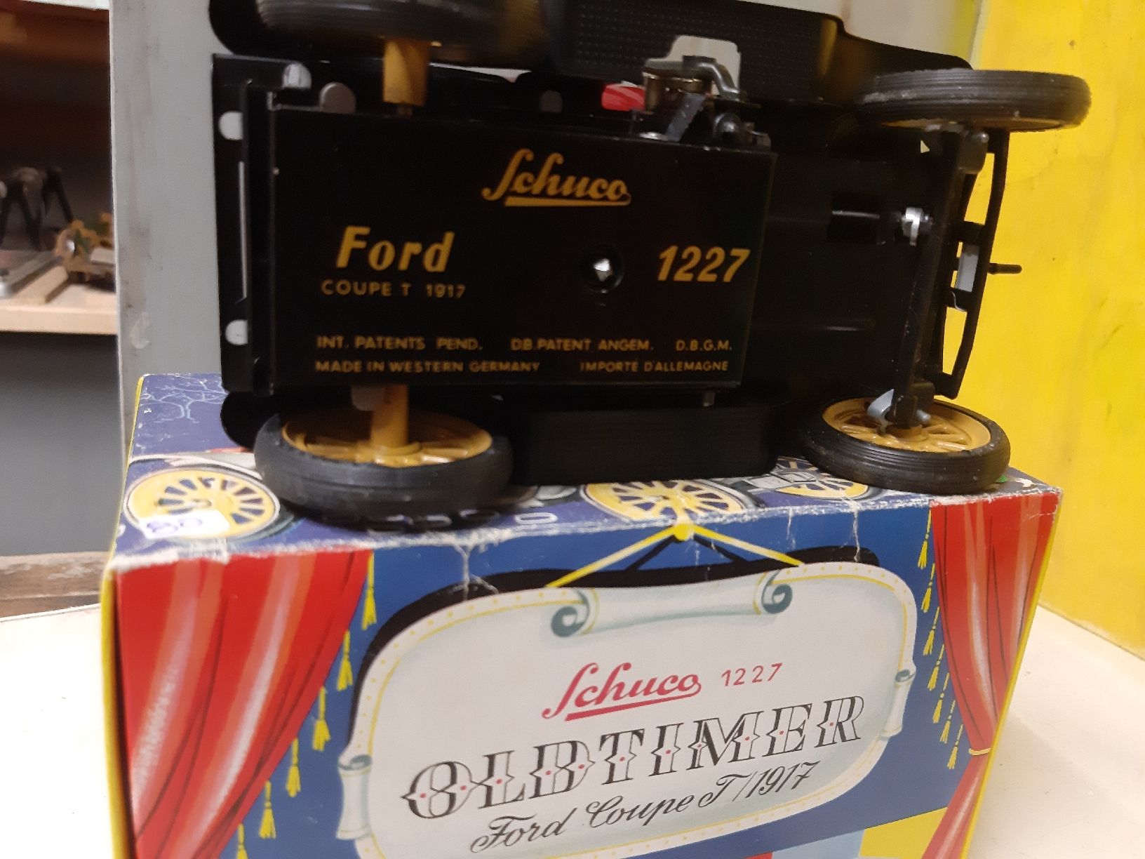 Schuco Giocattoli: Oldtimer Ford T, Schuco – Nuovo e nell'imballaggio originale da Monthey venduto da Jmbois 3