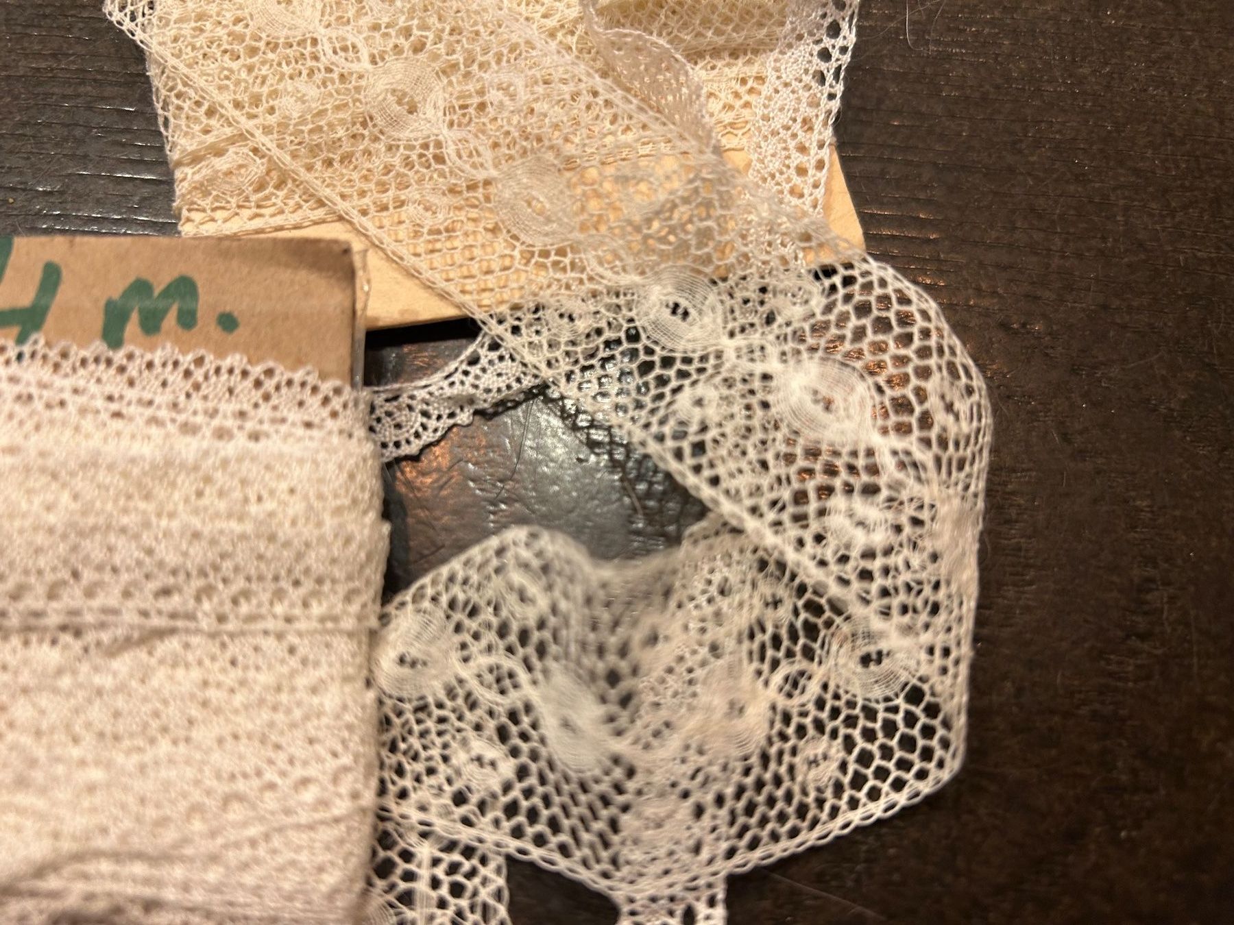 Tissus: DENTELLE ANCIENNE – D'occasion à Genève par zonzon9351 1
