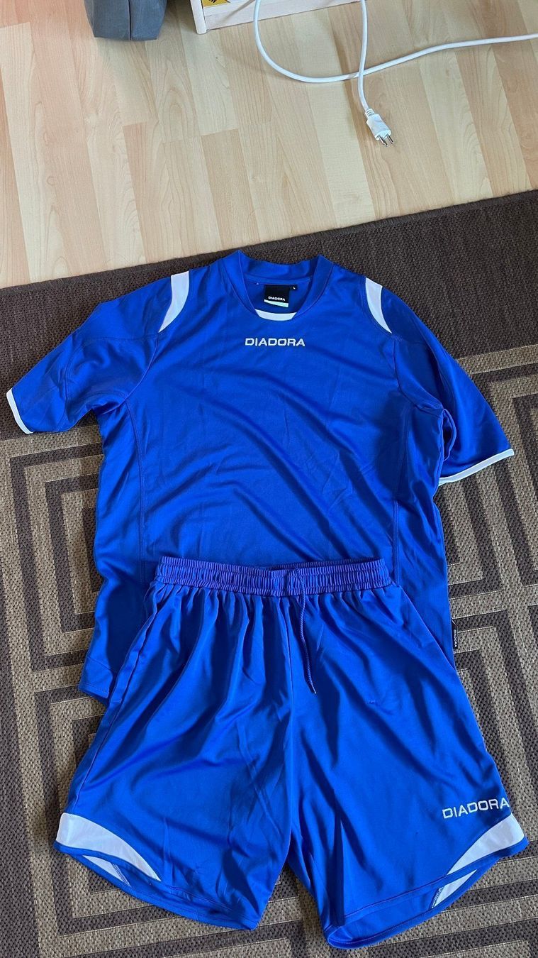 Canottiere & Pantaloni: Diadora Fussball-Set – Usato da Olten venduto da framos65