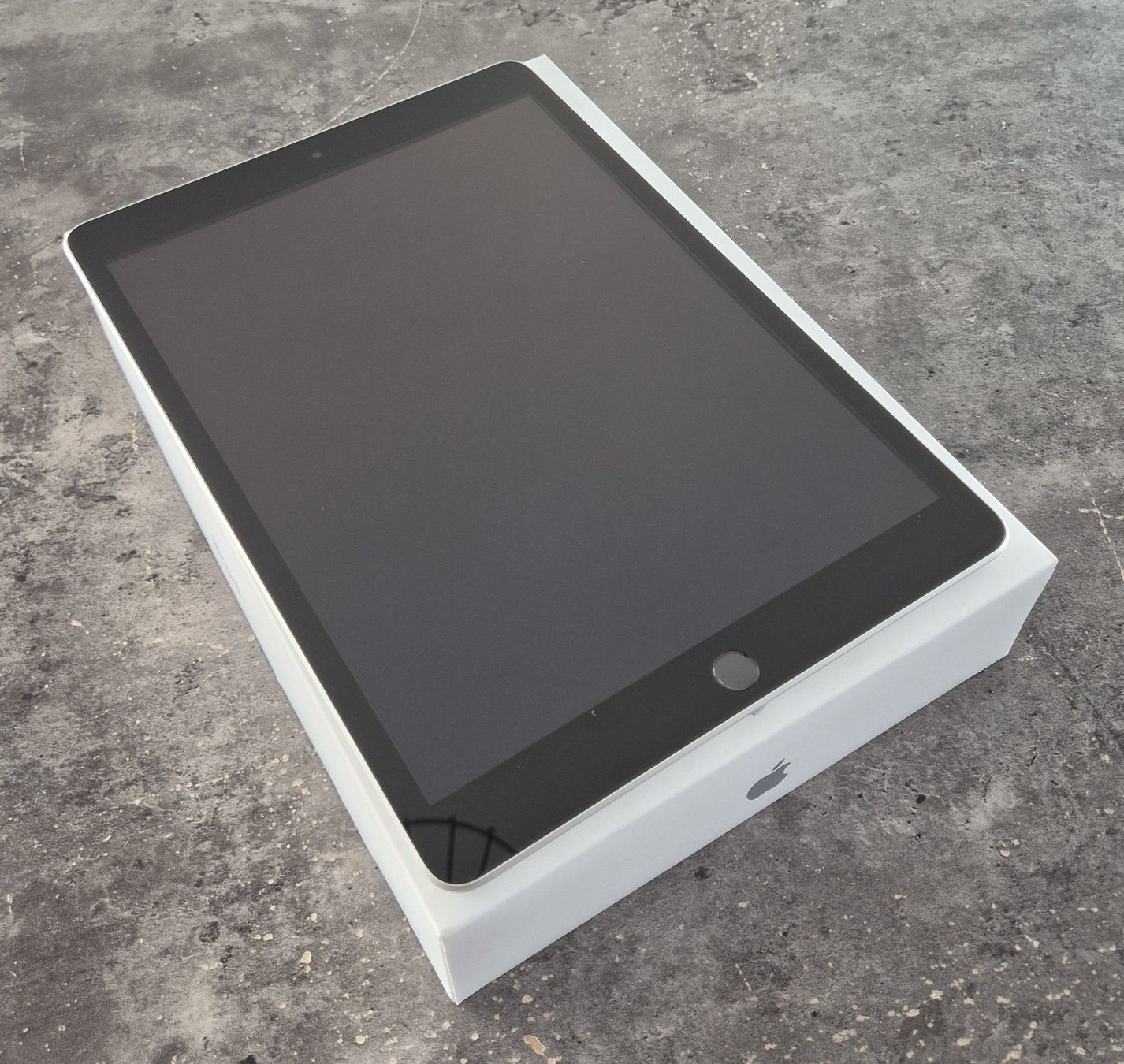 Apple Tablet PC: iPad (9th Gen.) 256GB Wifi – Nuovo (secondo la descrizione) da Dietikon venduto da NGood 1