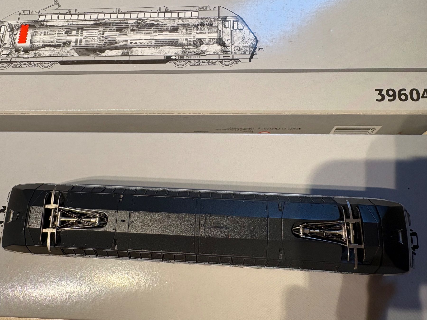 Märklin Modellini di ferrovie: Maerklin 39604 Re460 – Nuovo e nell'imballaggio originale da Corcelles Payerne venduto da Pierre66 6
