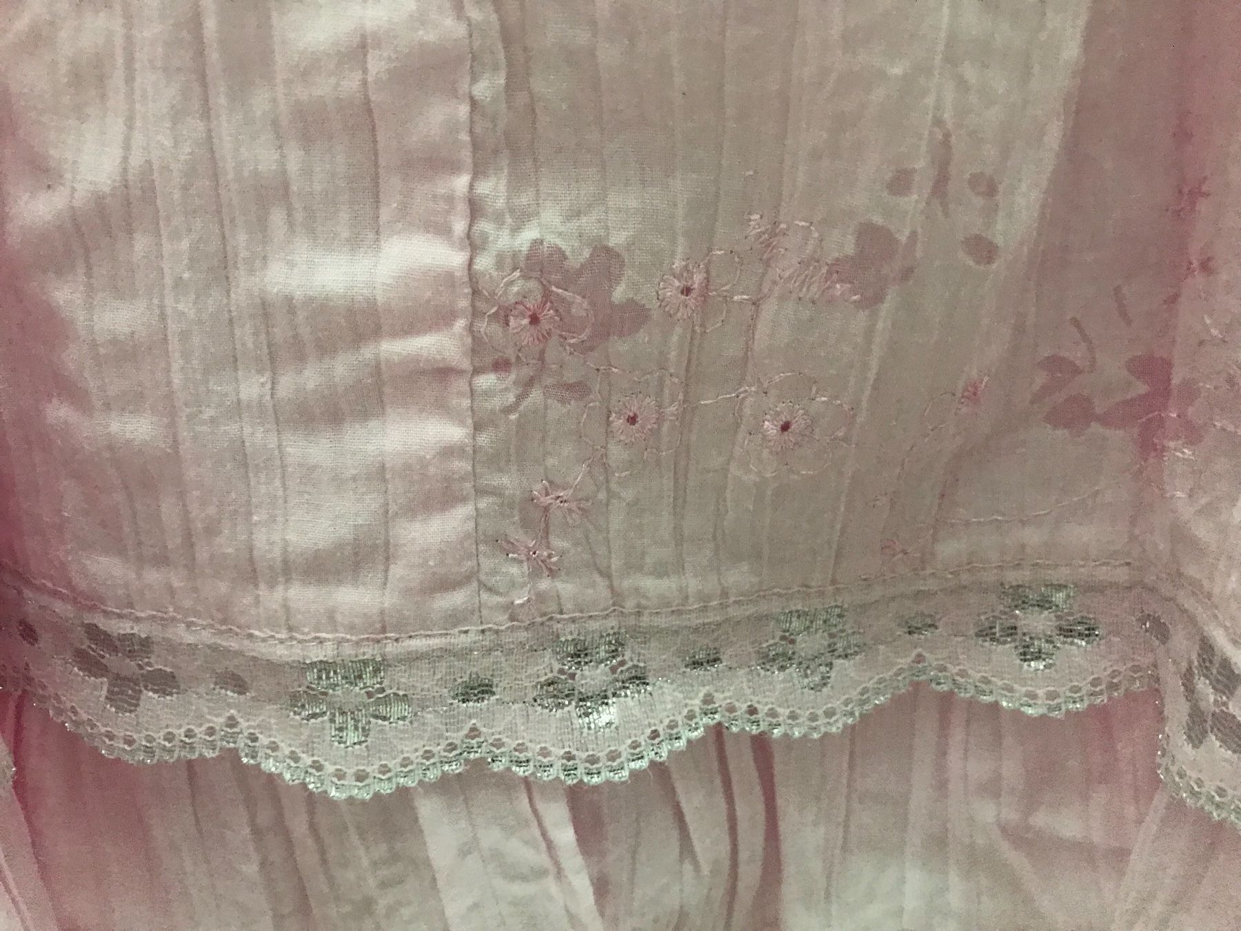 Vestiti & Gonne: Edles Kleid Rosa Gr.110/116 – Usato da Wädenswil venduto da JJ15 2