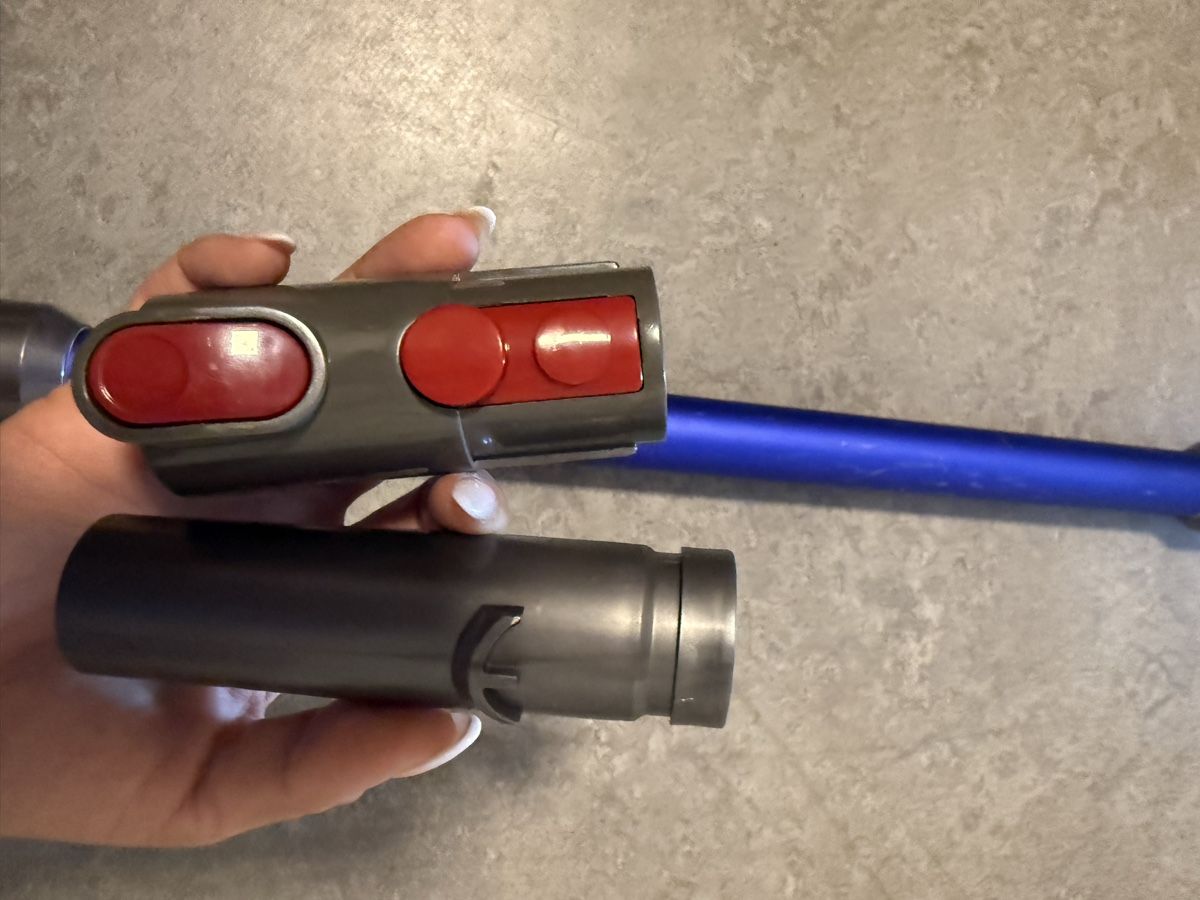 Dyson Aspirapolveri & Accessori: Saugrohr Dyson V11 Absolute Extra blau gebraucht – Usato da Wetzikon ZH venduto da shey7 1