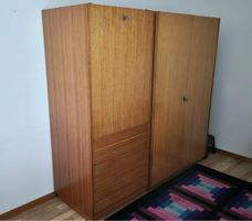 Kleider Schrank Holz Klappbar zu einem Pult mit stauraum