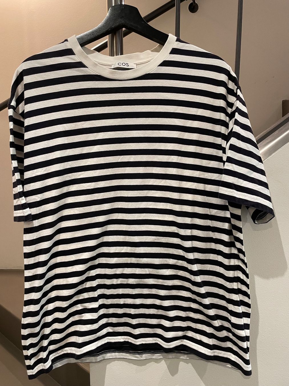 Cos T-shirt: T-Shirt von COS – Usato da Bonstetten venduto da Pina15