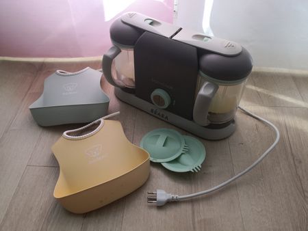 Babycook Babea Duo mit 2 BabyBjörn-Lätzchen aus Kunststoff