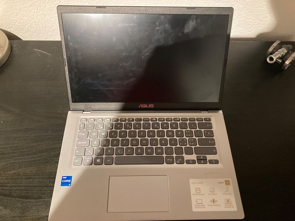 Asus Laptop 1.5 Jahre alt wenig Gebraucht (Gebraucht) in Strengelbach ...