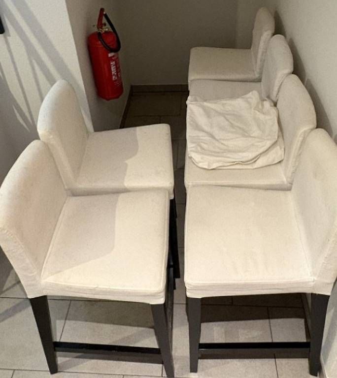Ikea Seggioloni: Six chaises de bar HENRIKSDAL (62 cms) à vendre – Usato da La Magne venduto da materielavendre 1