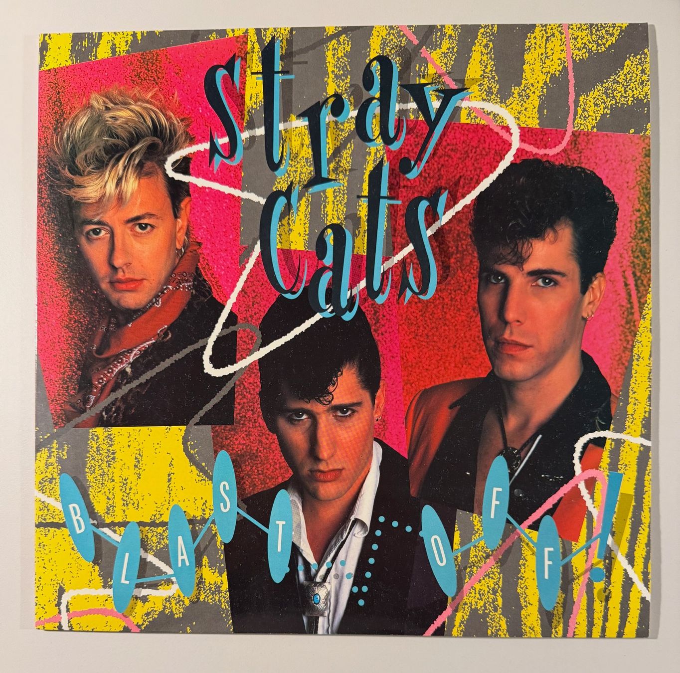 Dischi in vinile: Stray Cats - Blast Off (LP) – Usato da Nänikon venduto da marcusg70