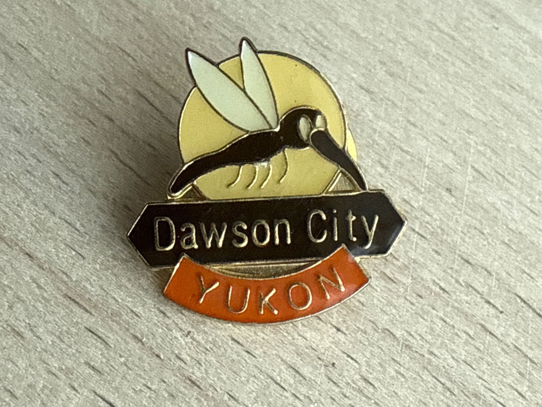Plaketten & Abzeichen: Pin Dawson City Yukon – Gebraucht aus Glattbrugg von Schweigmatt