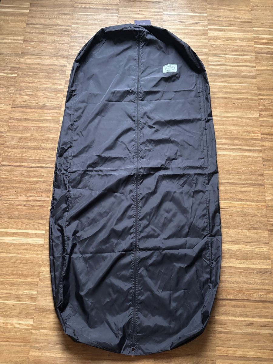 Prada Giacche: Prada Aufbewahrung Sack. Neu! – Nuovo (secondo la descrizione) da Luzern venduto da lor_x8hx 1