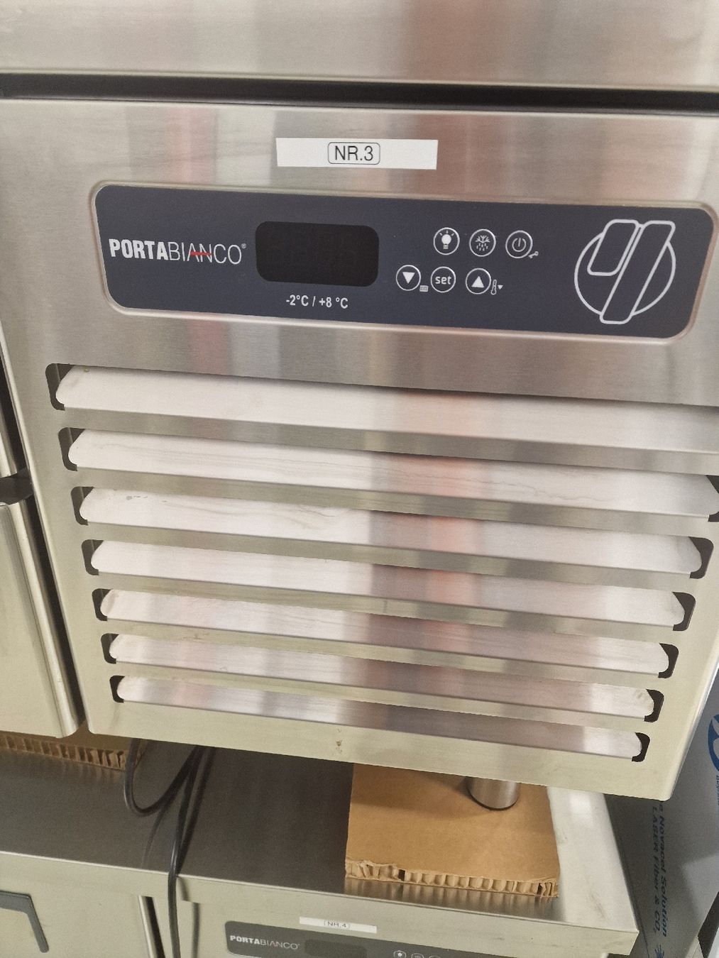 Elettrodomestici da cucina: unterbaukühltisch – Usato da Niederwangen BE venduto da HasGastrobedarf 2