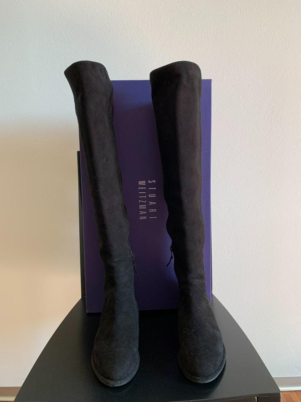 Stuart Weitzman Damenschuhe: STUART WEITZMAN: Edler schwarzer Overknee-Stiefel, 37,5 – Neu (gemäss Beschreibung) aus Luzern von designluzern 1