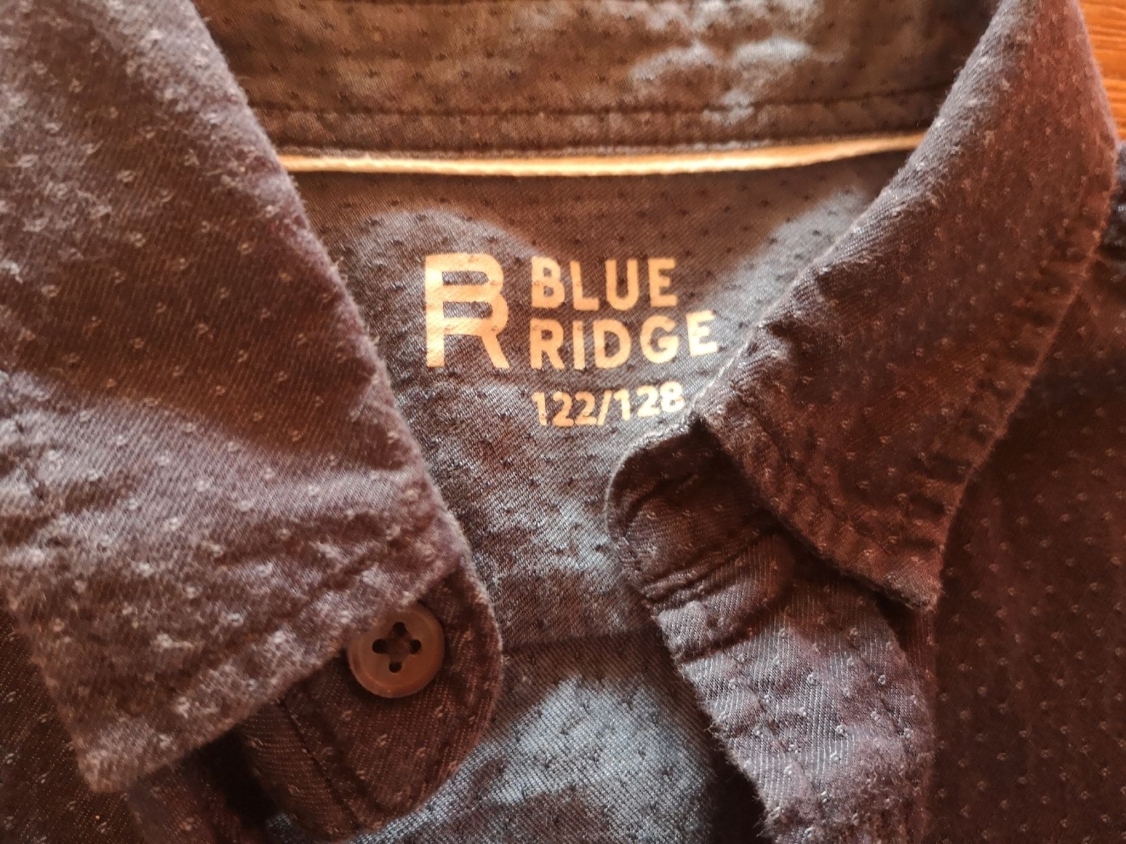 Chemises, T-shirts & Polos: Hemd Blue Ridge 122/128 top Zustand – Neuf (Voir description) à Vordemwald par Esel04 1