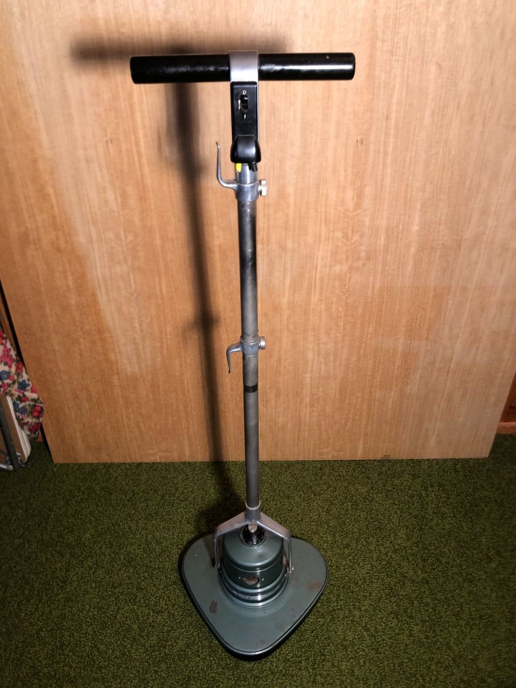 Tutte le macchine: Vintage polisseur de sol ELECTROLUX B6 – Difettoso da Saignelégier venduto da Dubois_Vintage 1