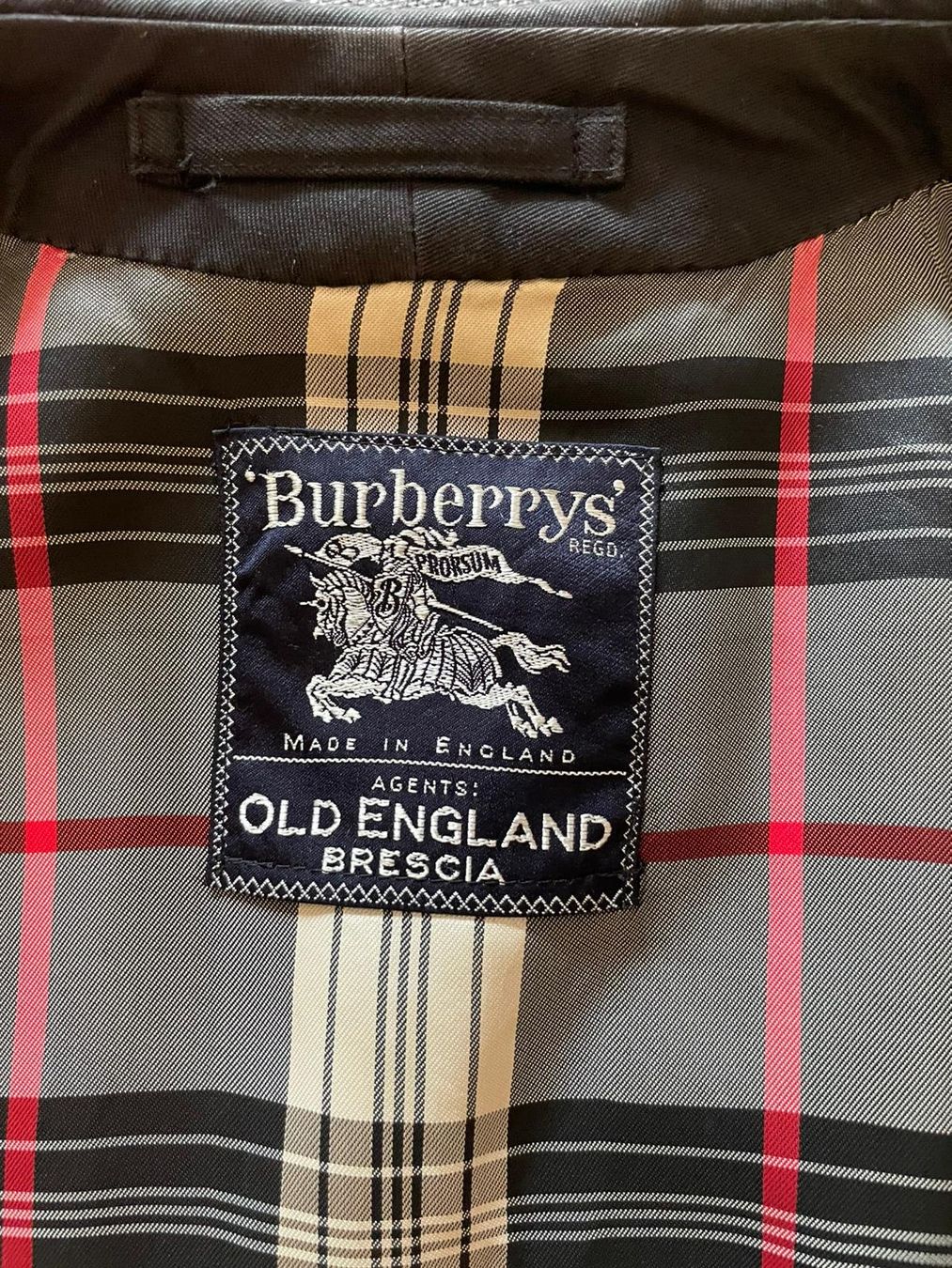 Burberry Cappotti: Vintage Burberry Mantel schwarz – Usato da Basel venduto da luc_m799 2