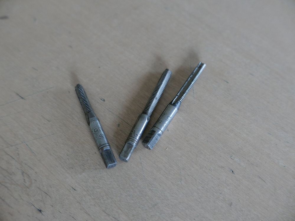 Tous les outils: ALTE GEWINDESCHNEIDER IM ORIGINALER HOLZSCHATULLE – D'occasion à Balgach par Zwischenraum 8