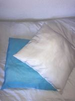 Zierkissen, blau und weiss