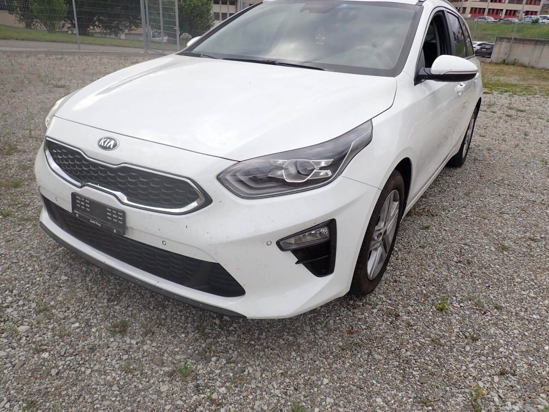 Kia Autos: Kia Ceed SW 1.6CRDI – Gebraucht aus Fribourg von OFAIL