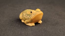 Frosch aus Tagua-Nuss, signiert - NETSUKE