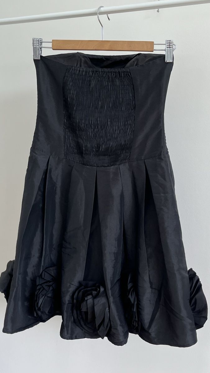 Vestiti: Robe de soirée noire bustier avec roses, élégante – Usato da Lausanne venduto da Global.P 3