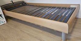 Holzbett Pfister mit verstellbarem Lattenrost 90x200cm