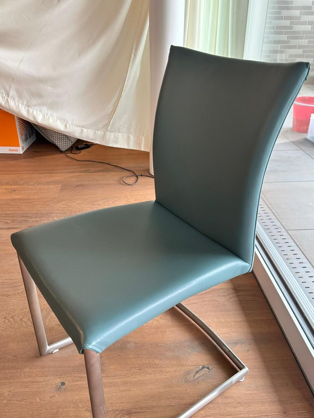 Set di tavolo e panche: Nussbaum-Tisch mit Lederstühlen – Usato da Triengen venduto da alfi_90 5