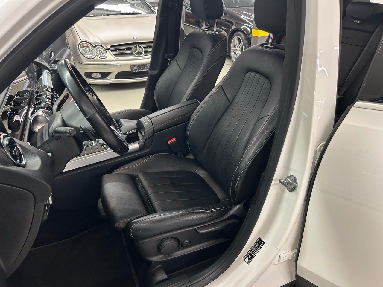 Mercedes-Benz Automobili: Unfallfreier GLB 220d 4matic Progress. 1. Hand. Standheizung – Usato da Witterswil venduto da alpencharly 7