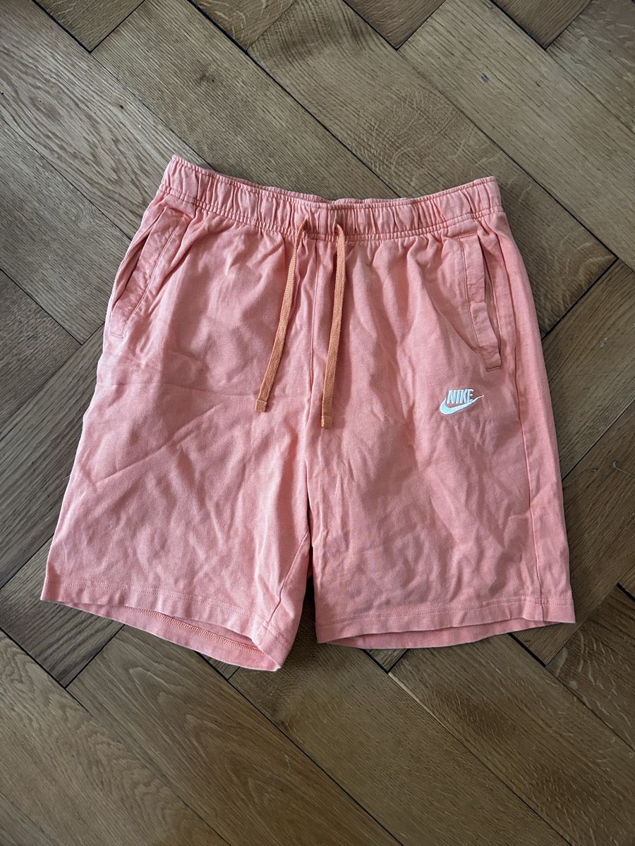 Nike Hosen: orange nike shorts – Gebraucht aus Zürich von ema_li 1