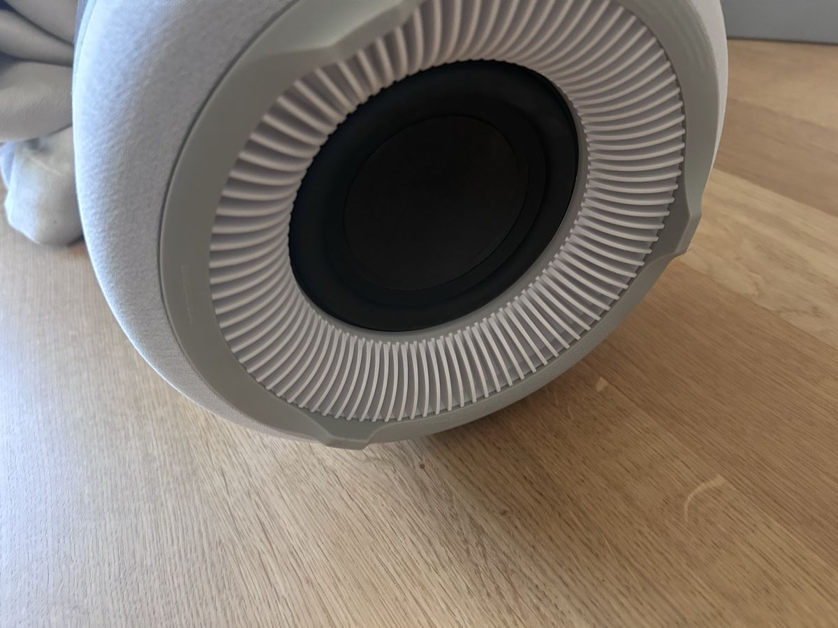 Harman-Kardon Casse acustiche: Harman Kardon Aura Wireless Speaker White good condition – Difettoso da Belp venduto da jan_6yvx 5