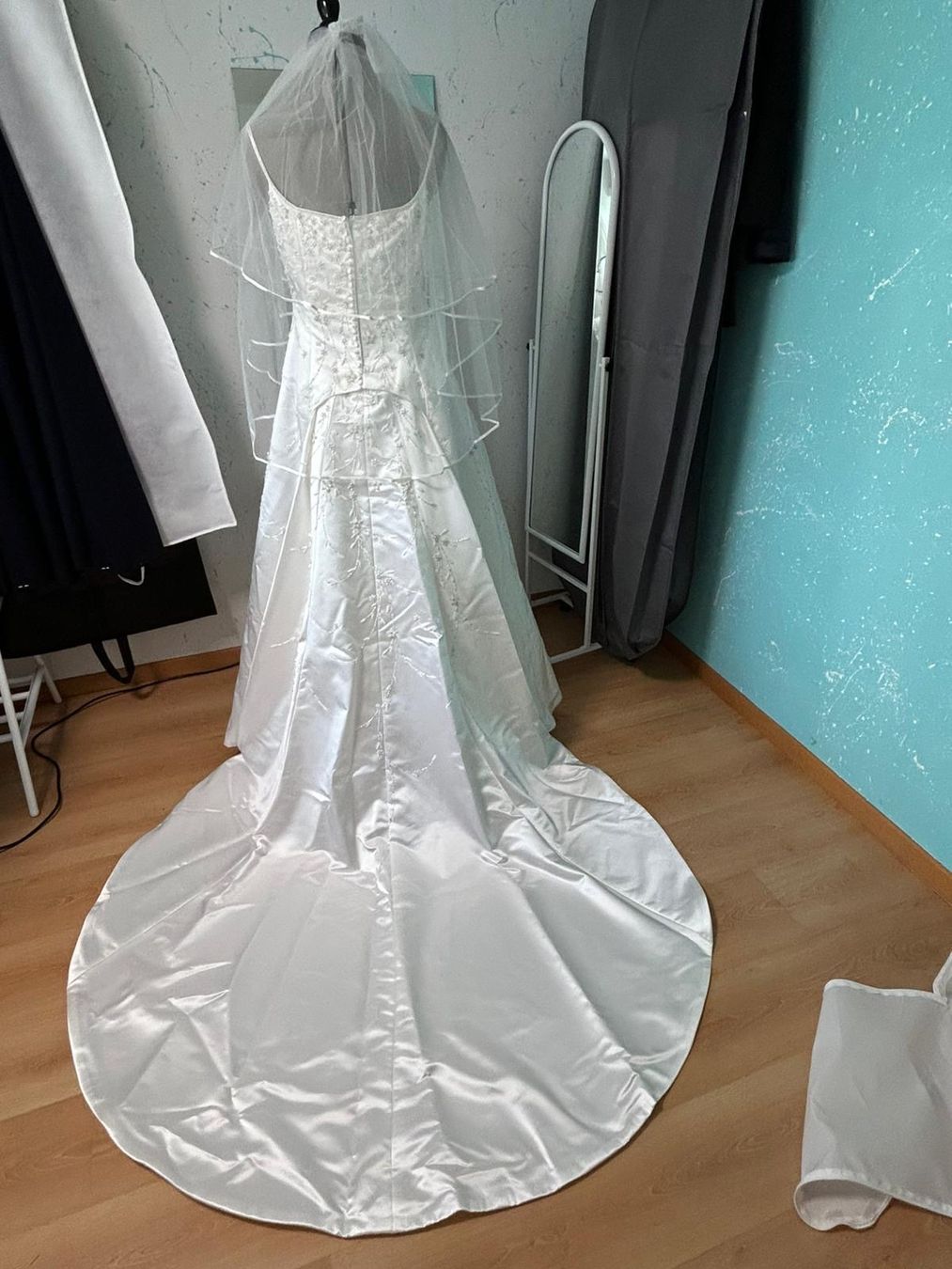 Vestiti: Brautkleid zu verkaufen – Usato da Hochfelden venduto da lor_xt2h 1