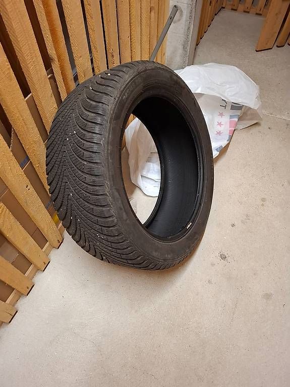 Pneumatici & Ruote complete: Winterreifen 245/45 ZR18 – Usato da Schliern b.Köniz venduto da Nalsa 2