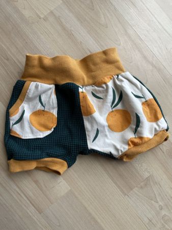 NEU Pumphösli kurz ca. Gr. 62/68