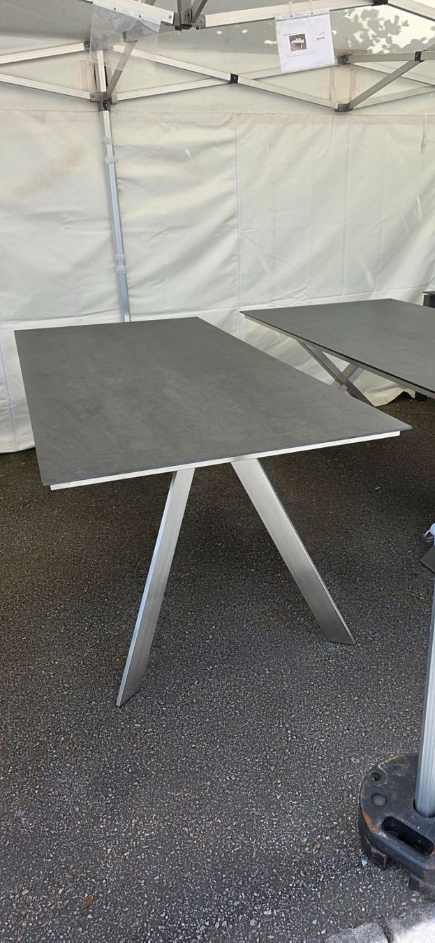 Tables: Gartentisch neu Keramikplatte 210x100cm – Neuf avec emballage d'origine à Lützelflüh-Goldb par Rampenverkauf_72_ 3
