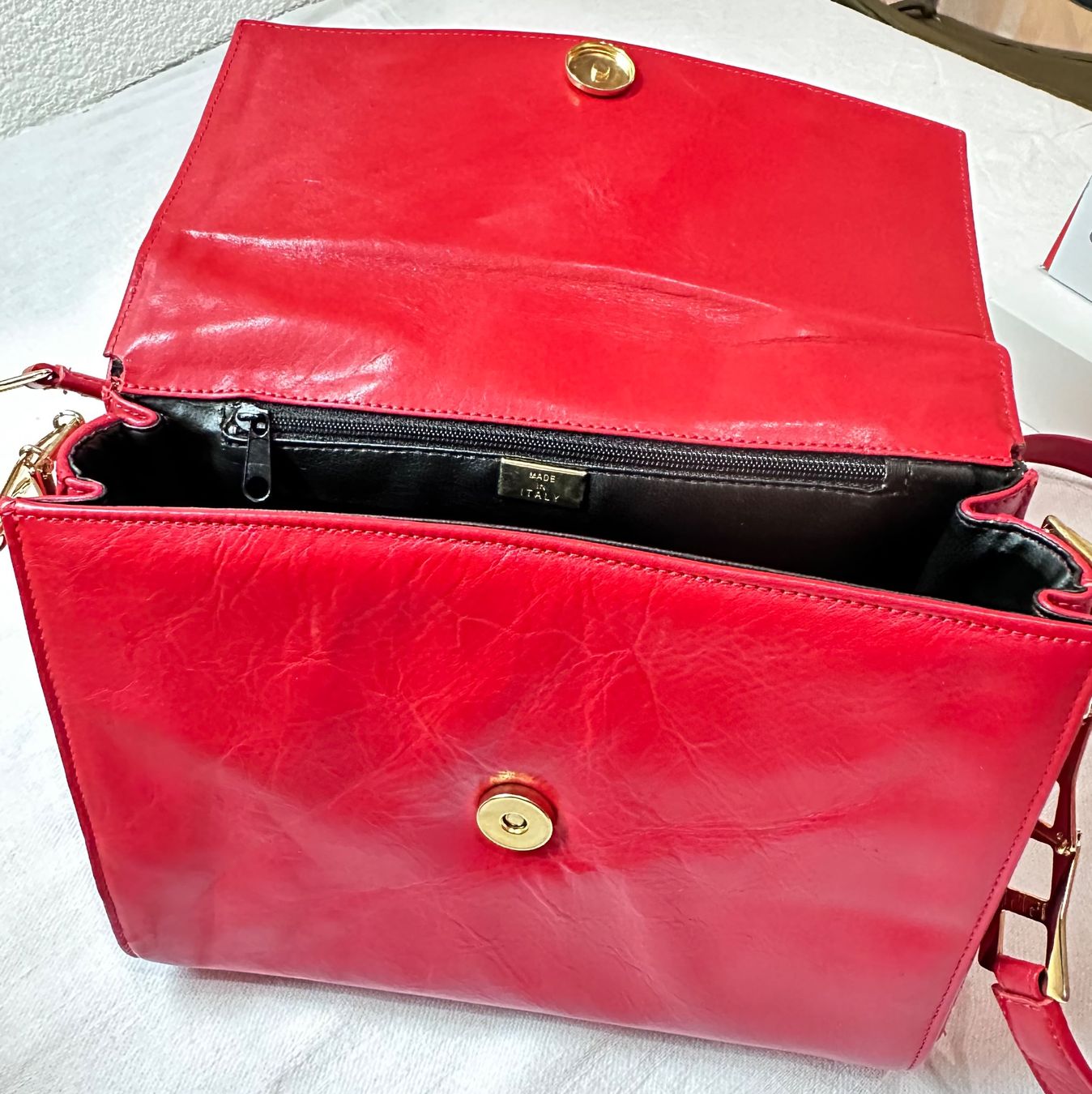Borse da donna: Leder Crossbody / Umhängetasche Rot – Usato da Oberrüti venduto da siyito 9