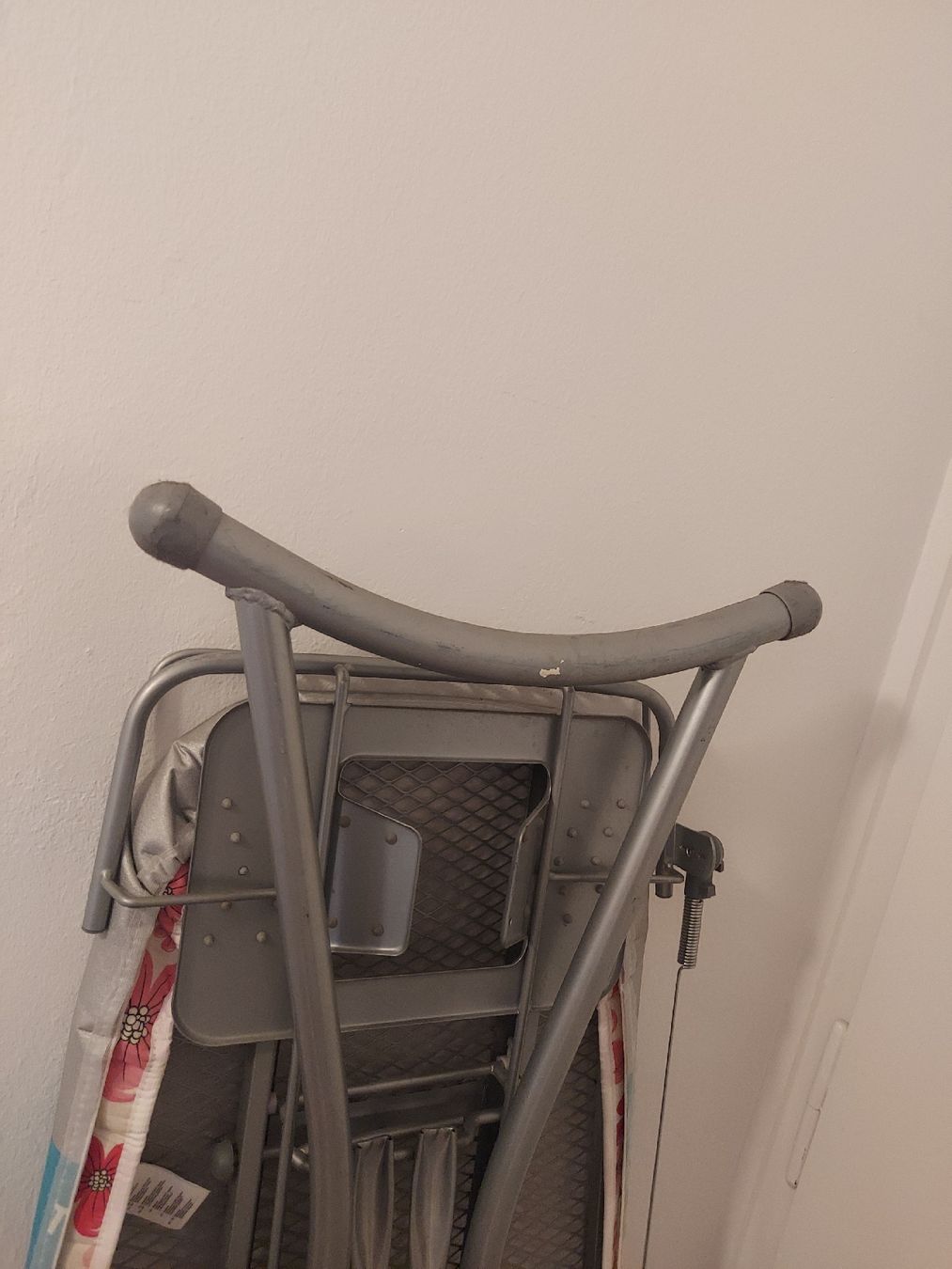 Bügelbretter: Bügelbrett  – Gebraucht aus Biel/Bienne von mas_fx95 4