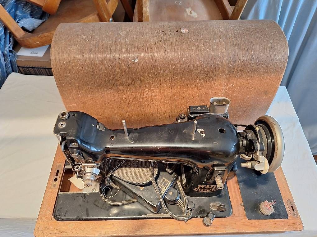 Pfaff Machines à coudre: Machine  coudre – D'occasion à Perroy par sib_rrf2 2